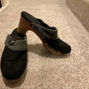 Styles & co designer black and grey with snap clog with wooden heal and bedazzle
